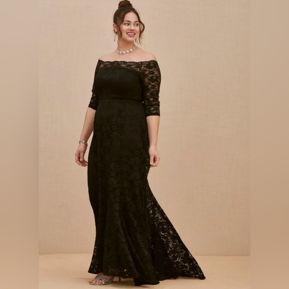 Special Occasion Black Lace Off Shoulder Gown size 22